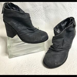 LD TUTTLE distressed bootie